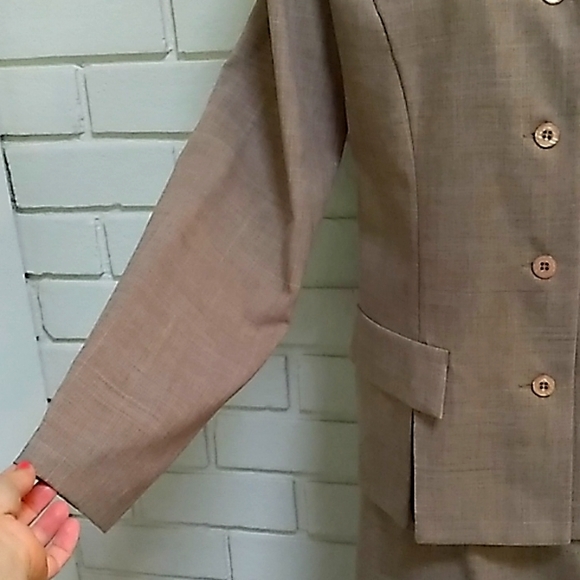 Sag Harbor Brown/Tan  2 Piece Skirt Suit. Size 14 Tall - Picture 5 of 15